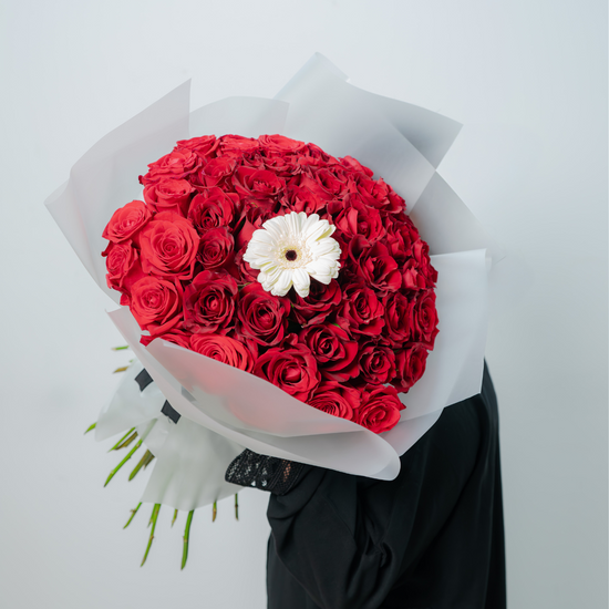 Love’s Halo flower bouquet with fresh flowers in Dubai